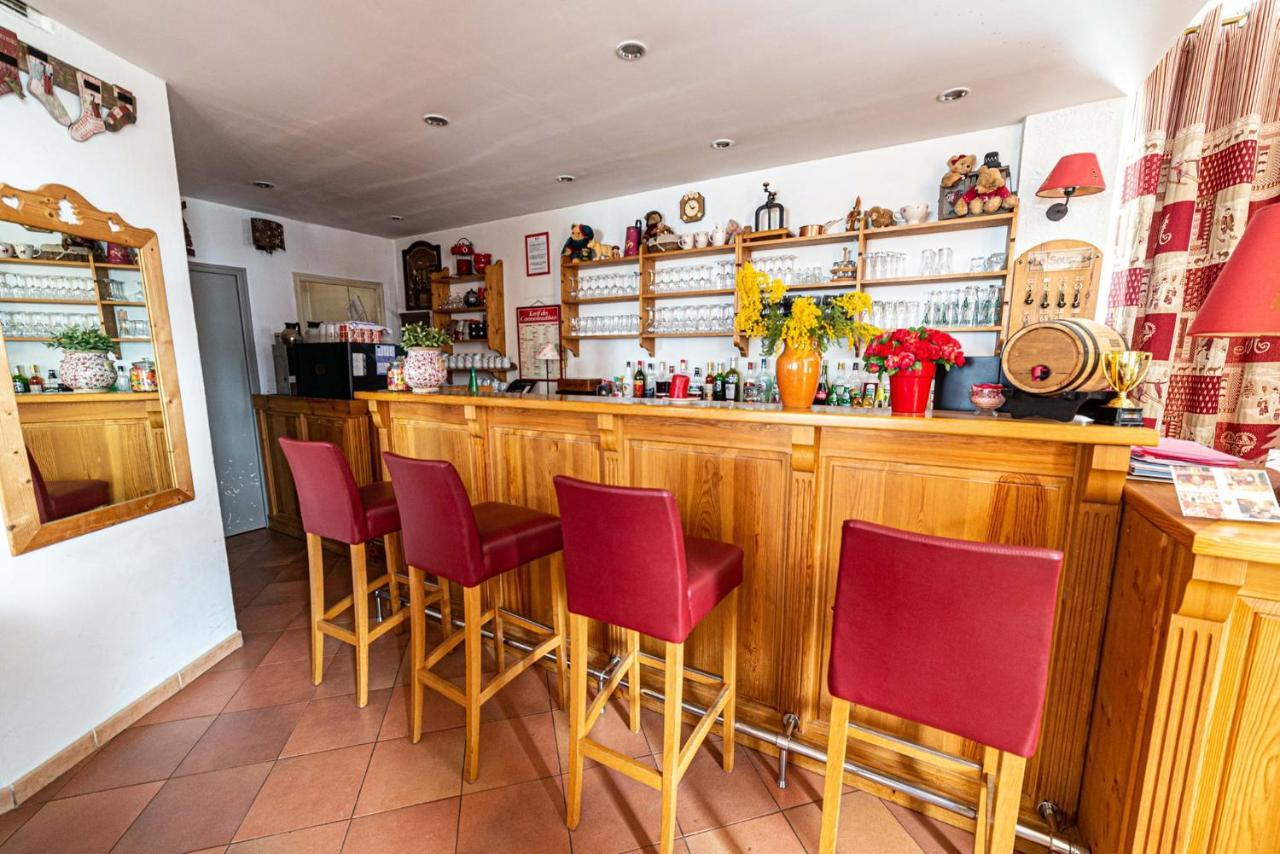 Hotel Restaurant La Source Ла-Фу Экстерьер фото